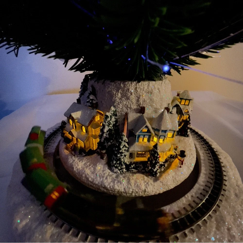 Thomas Kinkade Holiday Sparkle Fiber Optic Christmas Tree w/Moving Train & Music - Picture 8 of 12